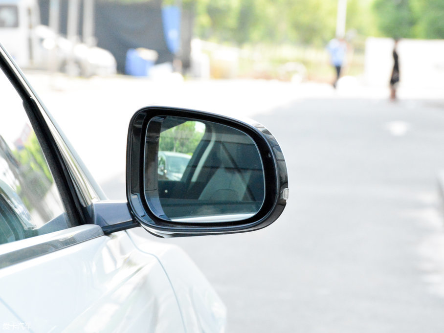 2018ݱXE 2.0T 200PS R-SPORT\Ӱ