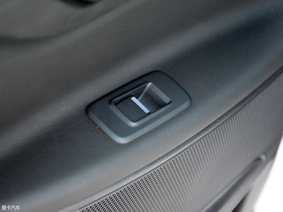 2018ݱXE 2.0T 200PS R-SPORT\Ӱ