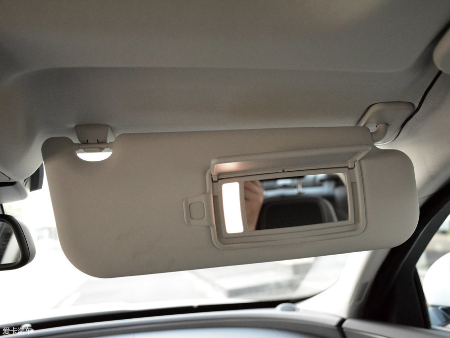 2018ݱXE 2.0T 200PS R-SPORT\Ӱ