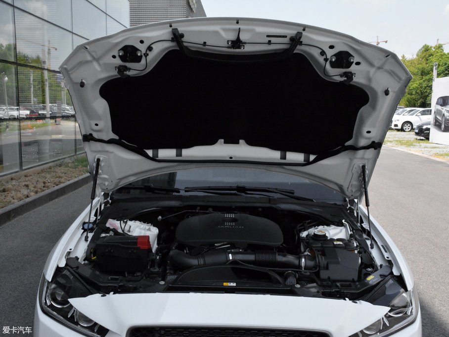 2018ݱXE 2.0T 200PS R-SPORT\Ӱ