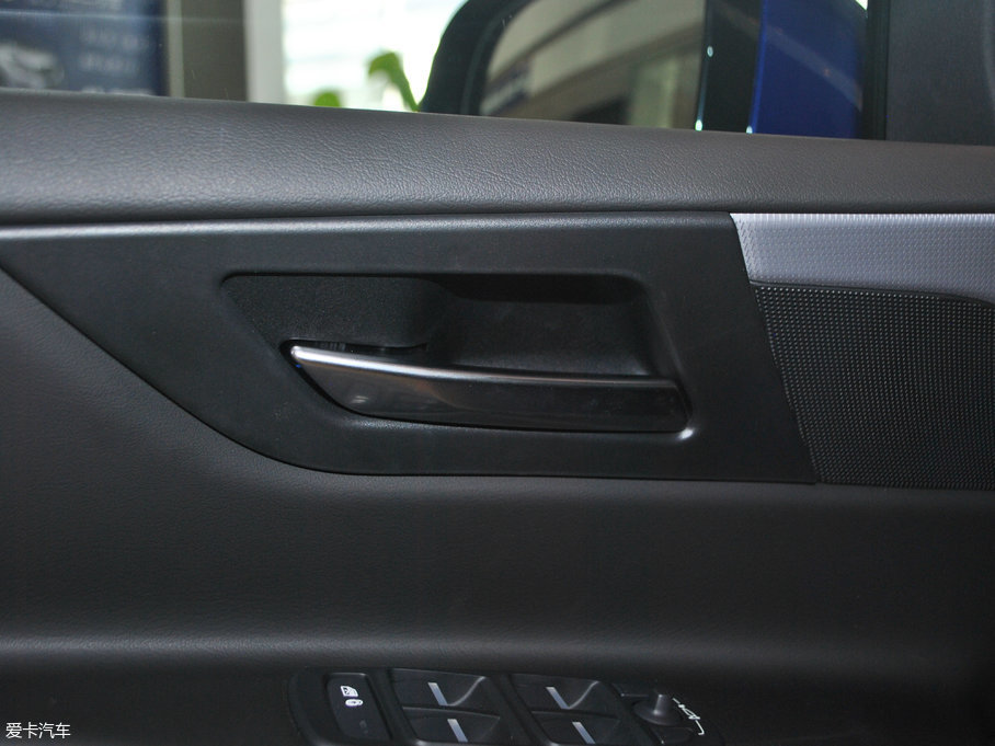 2018ݱXE 2.0T 200PS R-SPORT\Ӱ