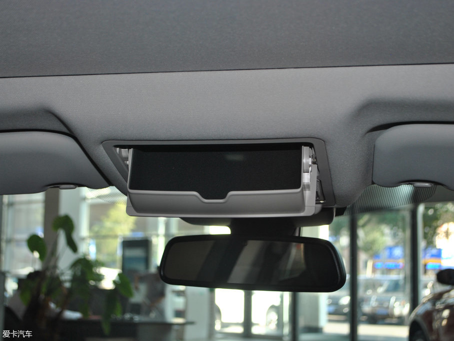 2018ݱXE 2.0T 200PS R-SPORT\Ӱ