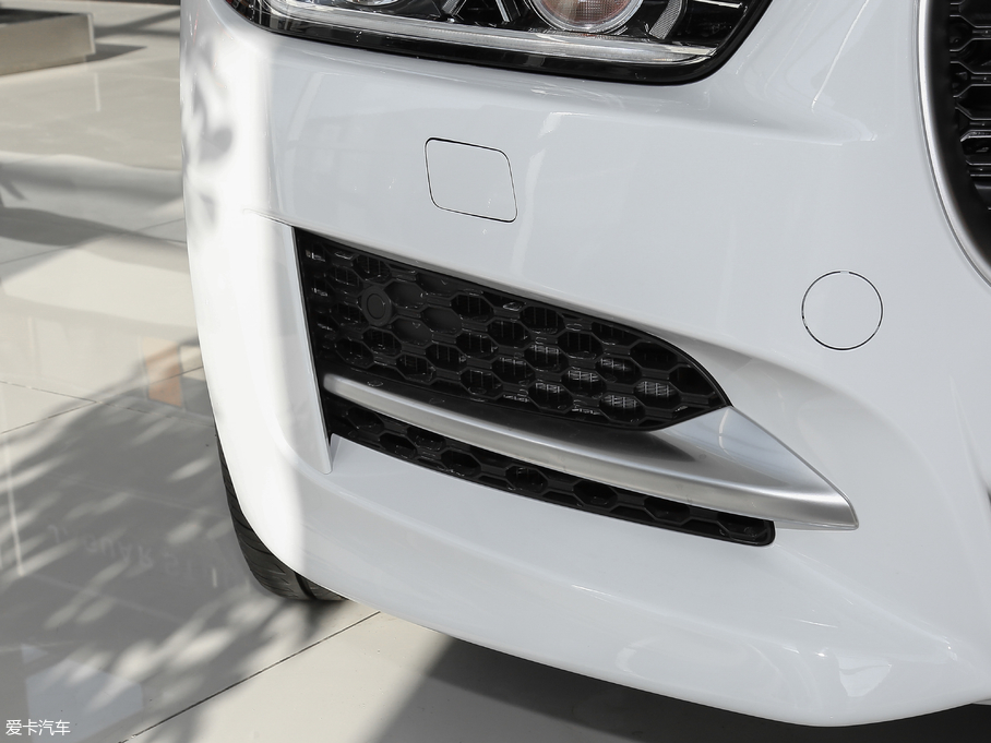 2018ݱXE 2.0T 300PS (q)R-SPORT\Ӱ