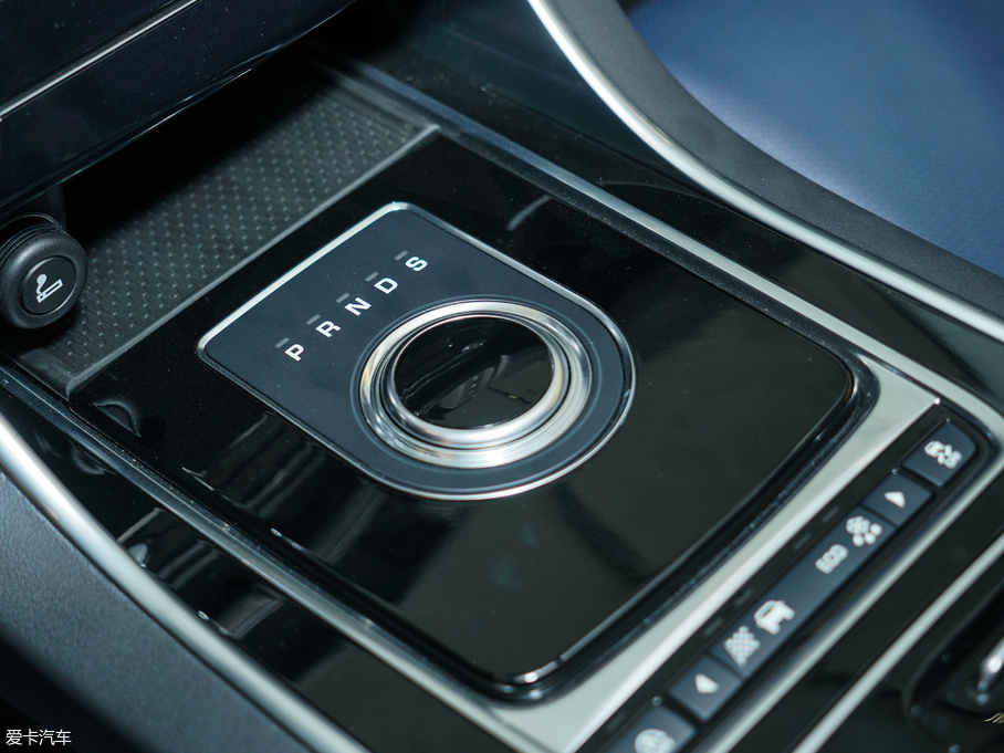 2018ݱXE 2.0T 300PS (q)R-SPORT\(yn)Ӱ