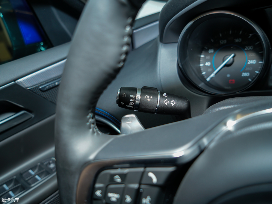 2018ݱXE 2.0T 300PS (q)R-SPORT\(yn)(dng)