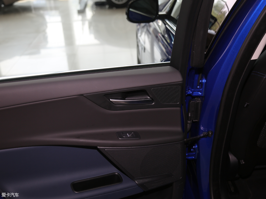 2018ݱXE 2.0T 250PS R-SPORT\Ӱ AWD