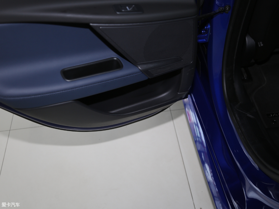 2018ݱXE 2.0T 250PS R-SPORT\Ӱ AWD