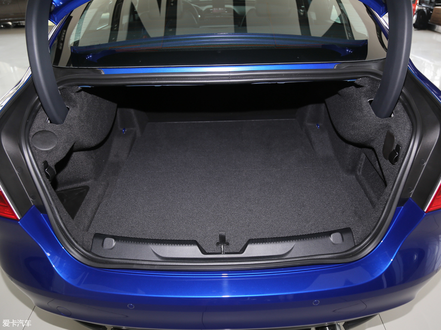 2018ݱXE 2.0T 250PS R-SPORT\(yn)(dng) AWD