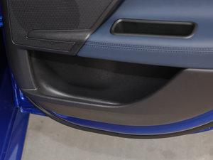 20182.0T 250PS R-SPORT\(yn)Ӱ g