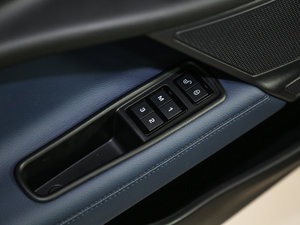 20182.0T 250PS R-SPORT\(yn)Ӱ g