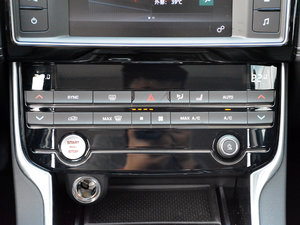 20182.0T 200PS R-SPORT\Ӱ {{