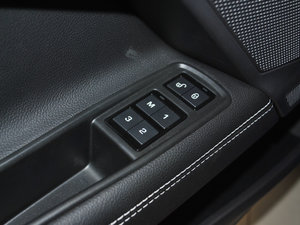 20182.0T 200PS R-SPORT\(yn)Ӱ п؅^(q)