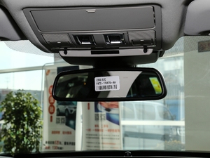 20182.0T 300PS R-SPORT\Ӱ ܇(ni)ҕR