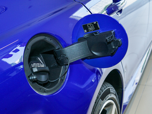 20182.0T 300PS R-SPORT\Ӱ w