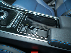 20182.0T 300PS R-SPORT\Ӱ v܇Ƅ