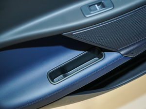 20182.0T 300PS R-SPORT\Ӱ g