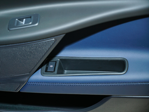 20182.0T 300PS R-SPORT\Ӱ g