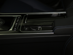 20182.0T 250PS R-SPORT\Ӱ AWD п؅^