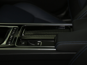 20182.0T 250PS R-SPORT\Ӱ AWD п؅^