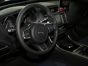 20182.0T 250PS R-SPORT\Ӱ AWD п؅^(q)