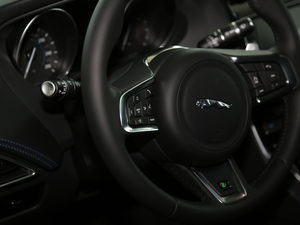 20182.0T 250PS R-SPORT\Ӱ AWD п؅^(q)