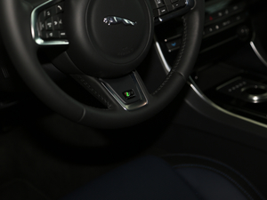 20182.0T 250PS R-SPORT\Ӱ AWD п؅^(q)