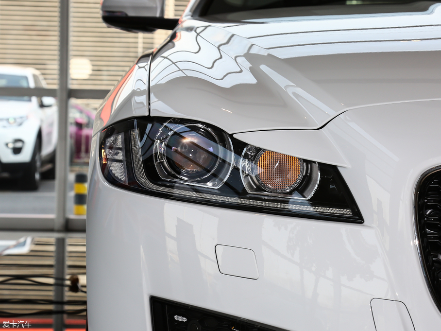 2018ݱXF Sportbrake 250PS LA