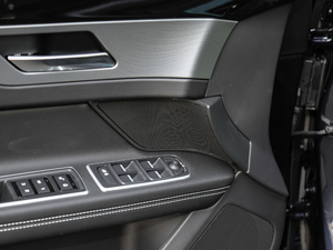 201930t R-SPORT \Ӱ g