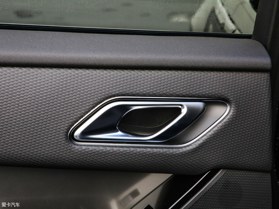 2019} 250PS R-Dynamic S