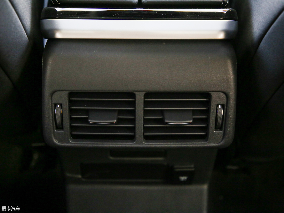 2019} 250PS R-Dynamic S