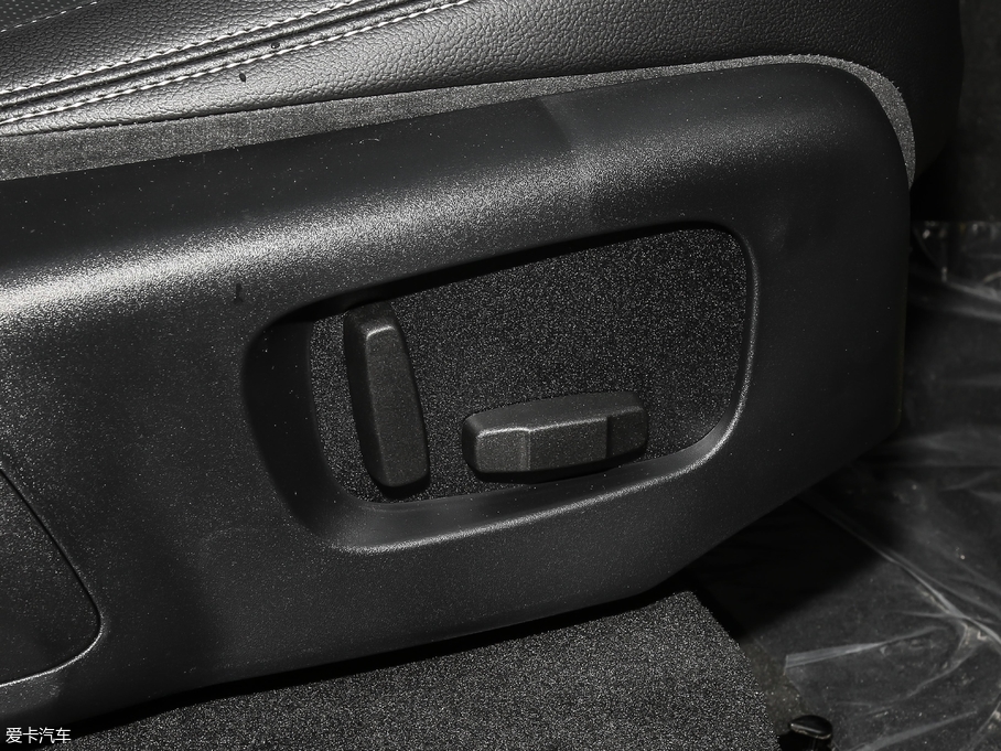 2019} 380PS R-Dynamic SE