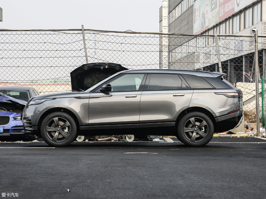 2019} 300PS R-Dynamic S