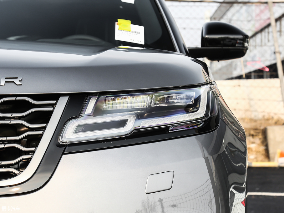 2019} 300PS R-Dynamic S