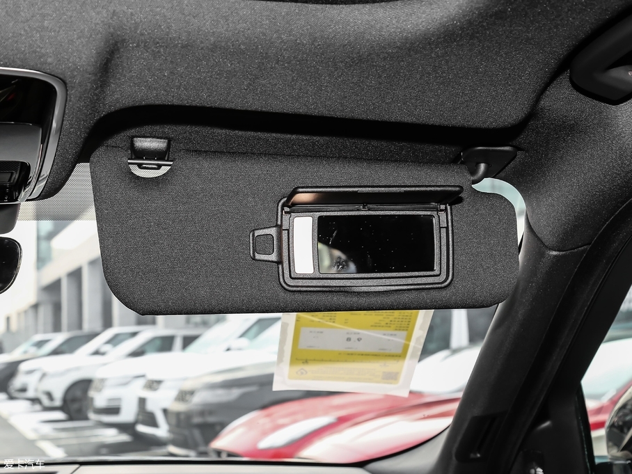 2019} 300PS R-Dynamic S