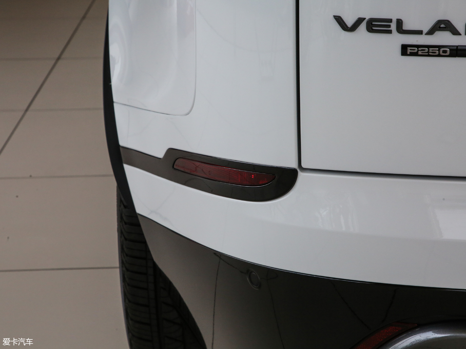 2019} 250PS R-Dynamic S