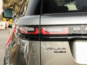 2019380PS R-Dynamic SE ^