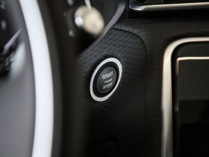 2019250PS R-Dynamic S п؅^