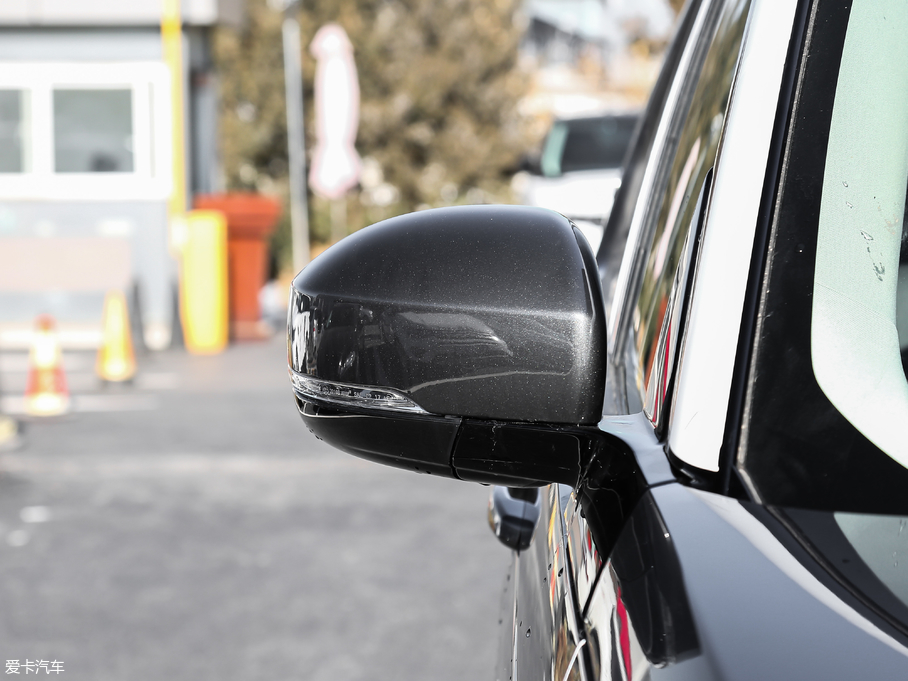 2019l(f)F(xin) 3.0 V6 SE