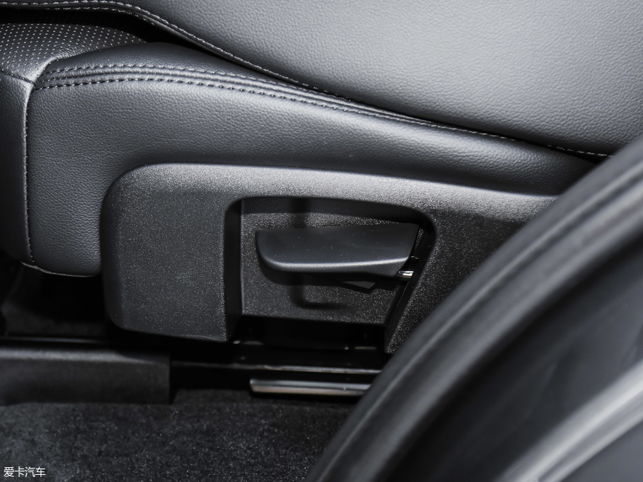 2019l(f)F(xin) 3.0 V6 SE