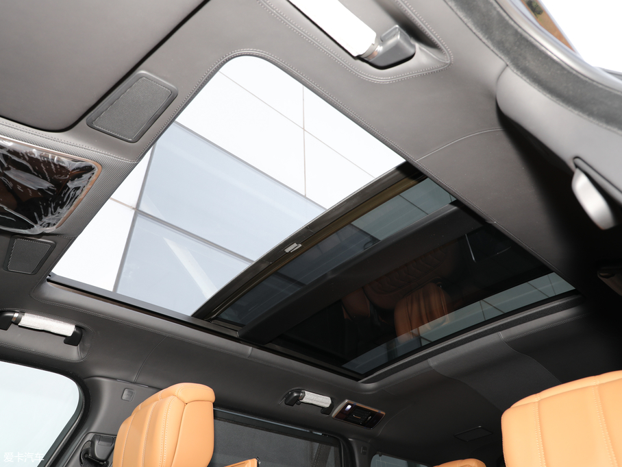 2019��� 5.0 V8 SVA�p�儓�����L��