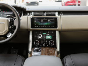 2019款3.0 V6 传世版 中控台