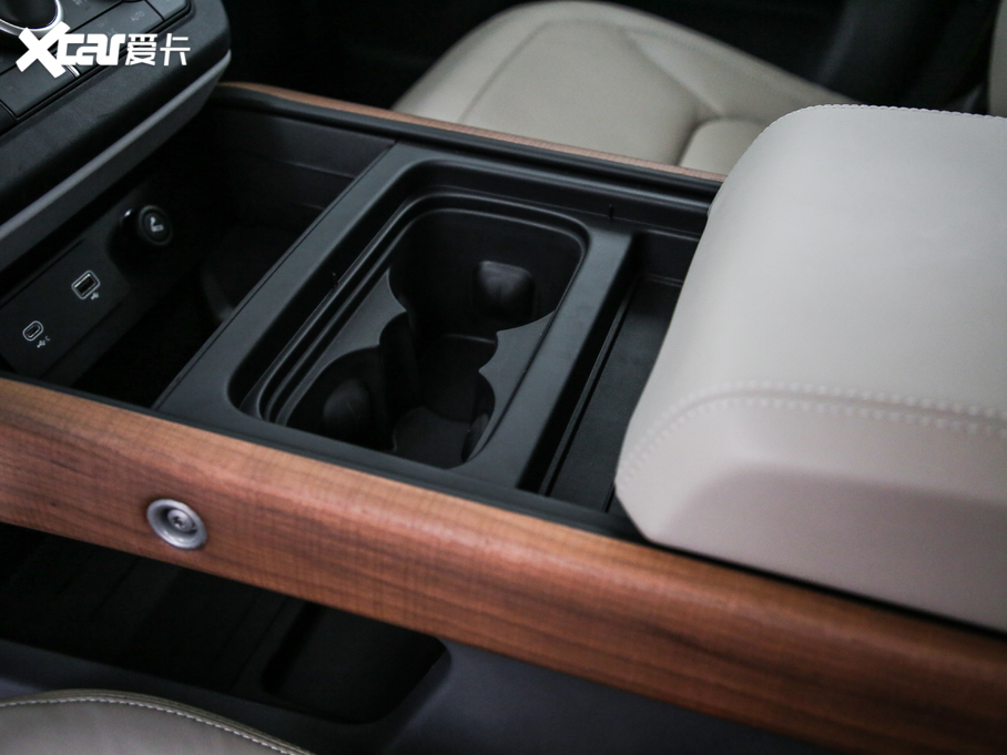 2020l(wi)ʿ 110 P400 HSE