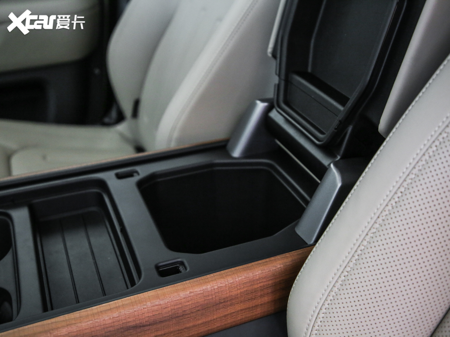 2020l(wi)ʿ 110 P400 HSE