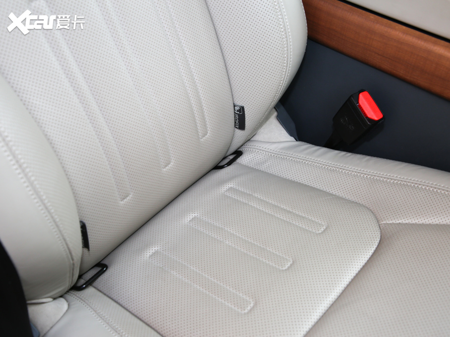 2020lʿ 110 P400 HSE