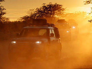 2020110 D240 Urban Pack Ӣ w^