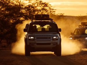 2020110 D240 Urban Pack Ӣ w^