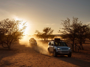 2020110 D240 Urban Pack Ӣ w^