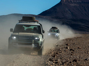 2020110 D240 Urban Pack Ӣ w^