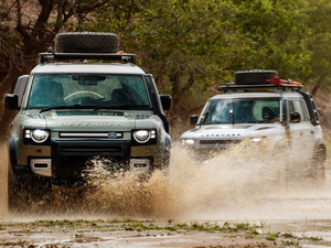 2020110 D240 Urban Pack Ӣ w^