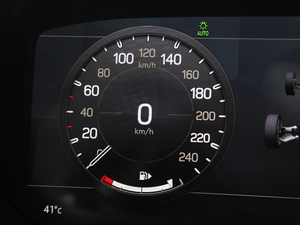 2020110 P400 ؄e п؅^